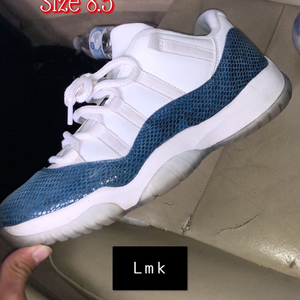 Retro Jordan 11 Low navy blue snakeskin